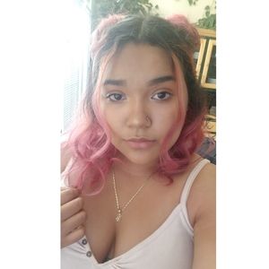 Meet your Posher, Lesly